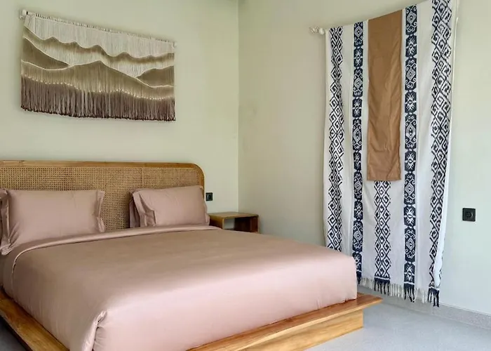 Modern 1br Pool View Walk To Legian